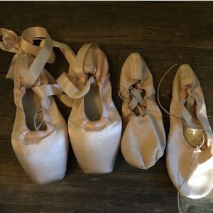 Ballet pointe shoes
